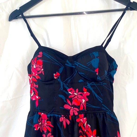 BAND OF GYPSIES Collective Floral Jumpsuit (NWOT) - Picture 3 of 9